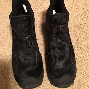 Woman's Black Fur bootie