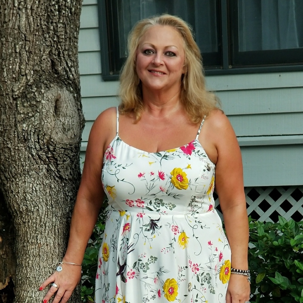 Meet your Posher, Karen - Picture 3 of 3