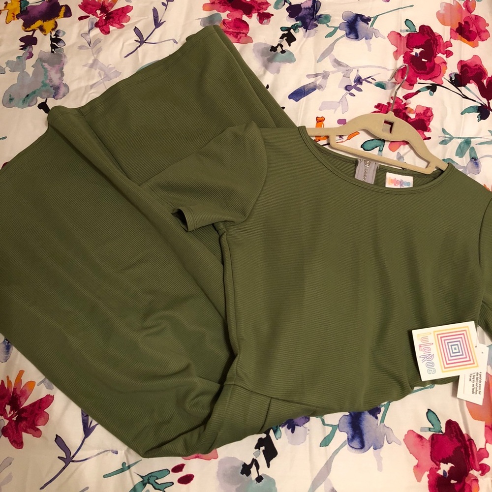 NWT LULAROE AMELIA DRESS, XS.