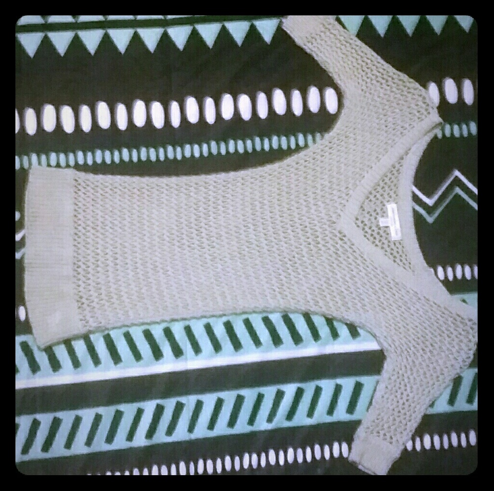A&F knit 3/4 sleeve shirt
