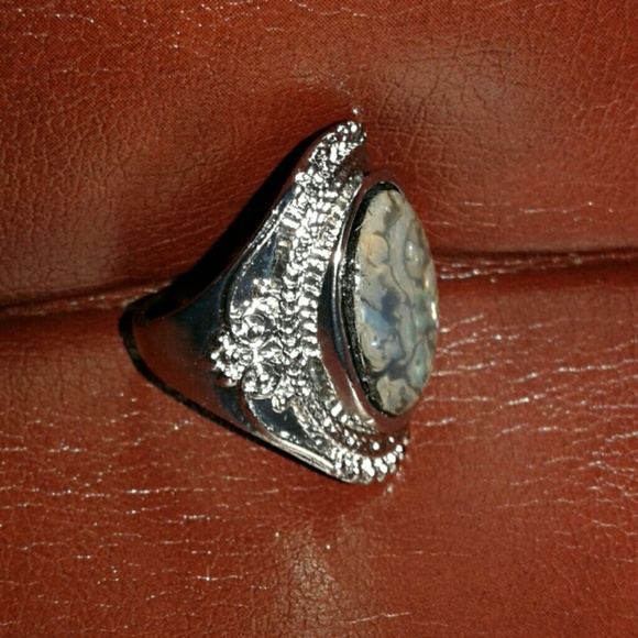 Silver abalone ring - Picture 2 of 2