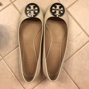 Tory Burch cream Reva flat with metal emblem