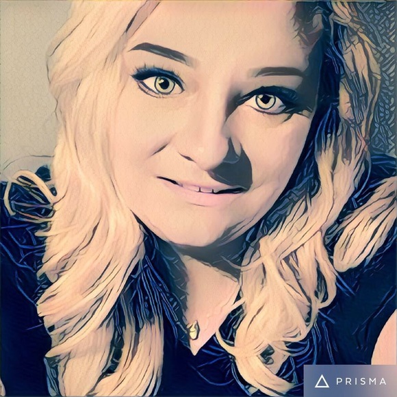 Meet your Posher, Danielle - Picture 1 of 1