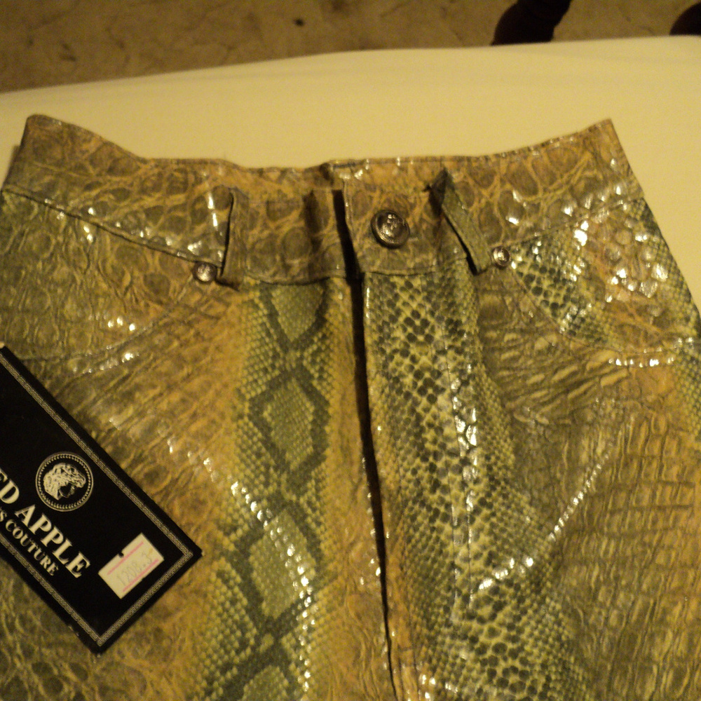 $15 Snake jeans high waist sz 25