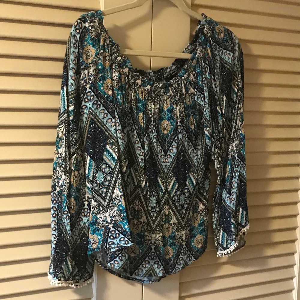 Long sleeve patterned blouse