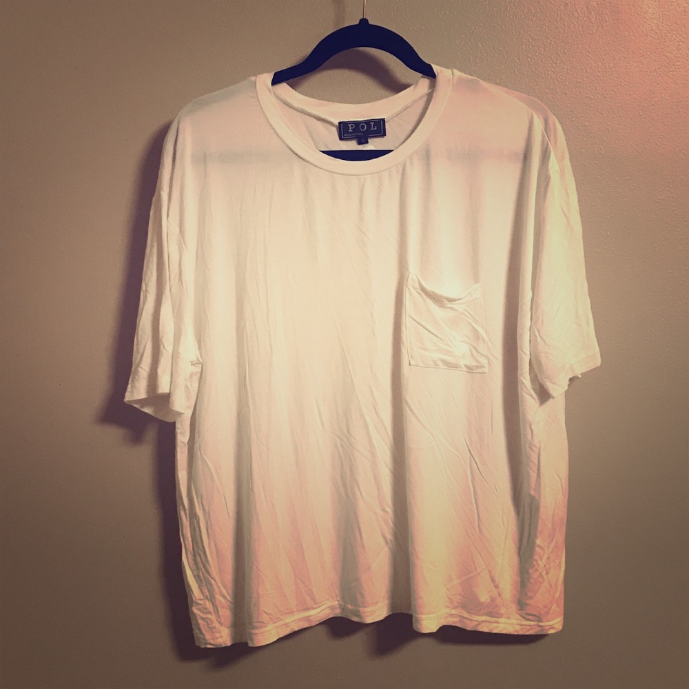 Short white pocket tee
