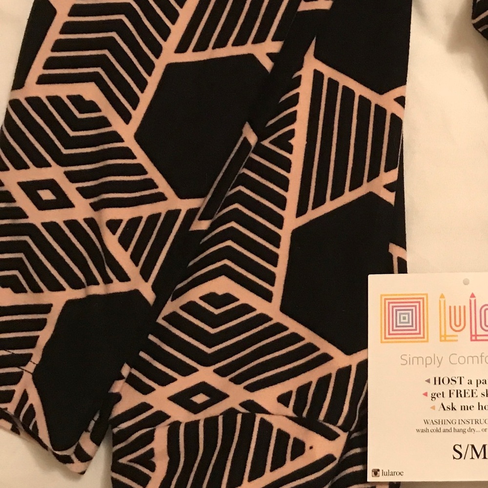 SOLD!! BNWT LuLaRoe kids s/m leggings!