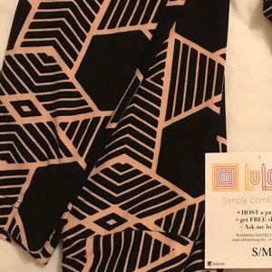 SOLD!! BNWT LuLaRoe kids s/m leggings!
