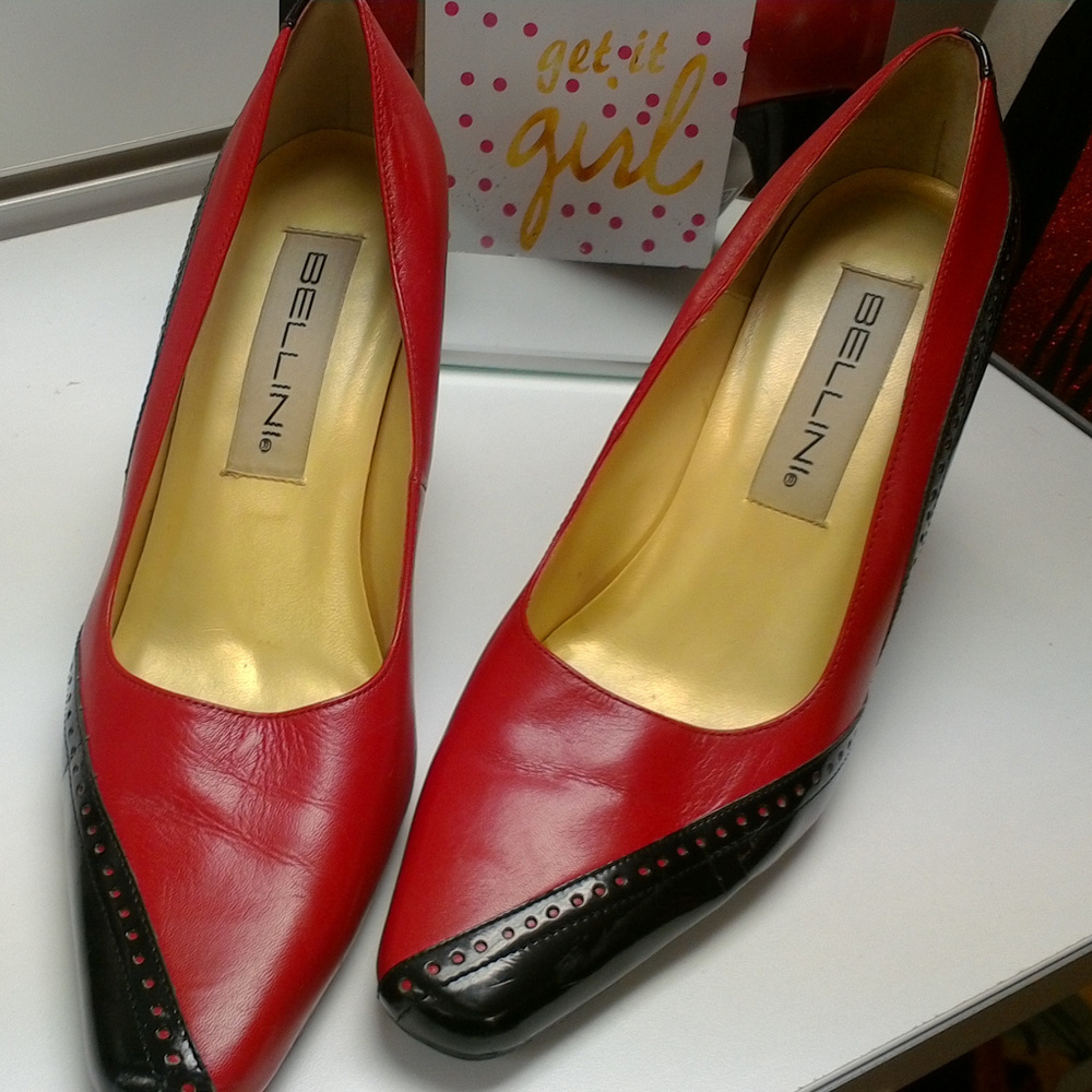 BLACK/RED PUMPS