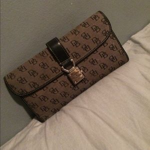 Dooney & Bourke wallet