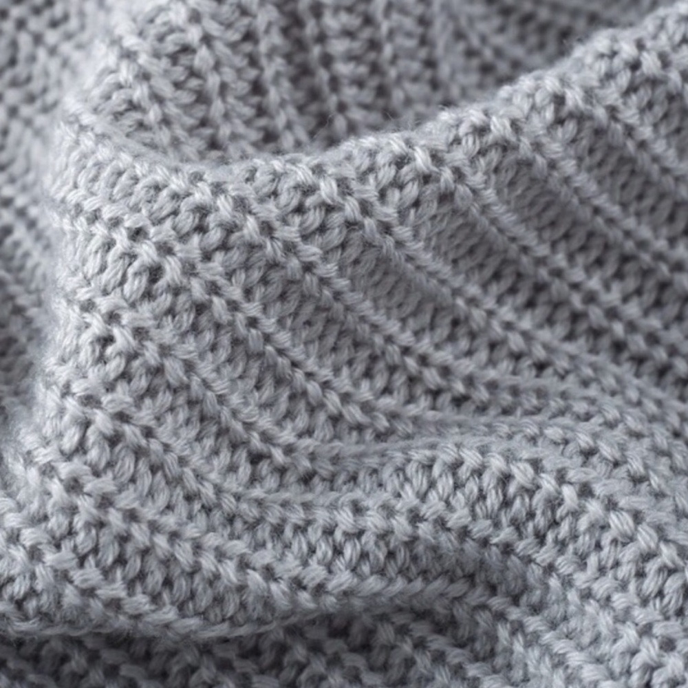 ✨Gray Chunky Knit Sweater W/ Asymmetrical Ruffles✨ - Picture 4 of 5