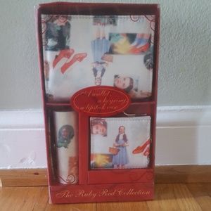 WIZARD OF OZ RED RUBY COLLECTION