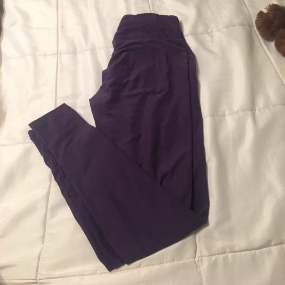 Lularoe grape purple OS leggings!