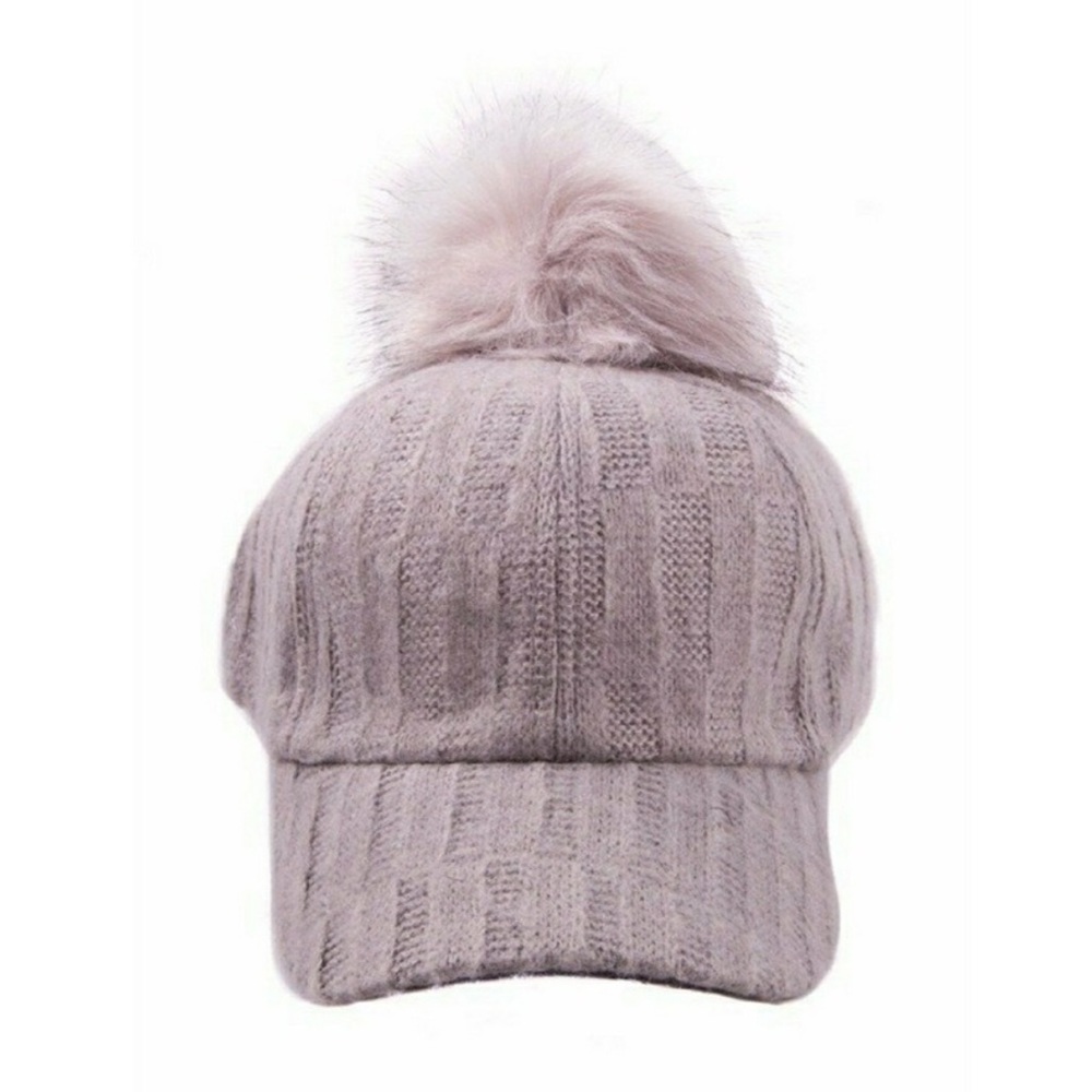 ❣️HP❣️ LAST 😍Pom Pom Knit Hat😍
