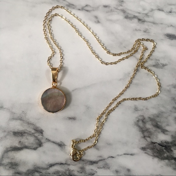 Minimalist 18K Gold Dainty Chain Pearl Necklace - Picture 5 of 8