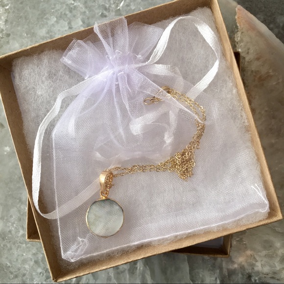 Minimalist 18K Gold Dainty Chain Pearl Necklace - Picture 8 of 8