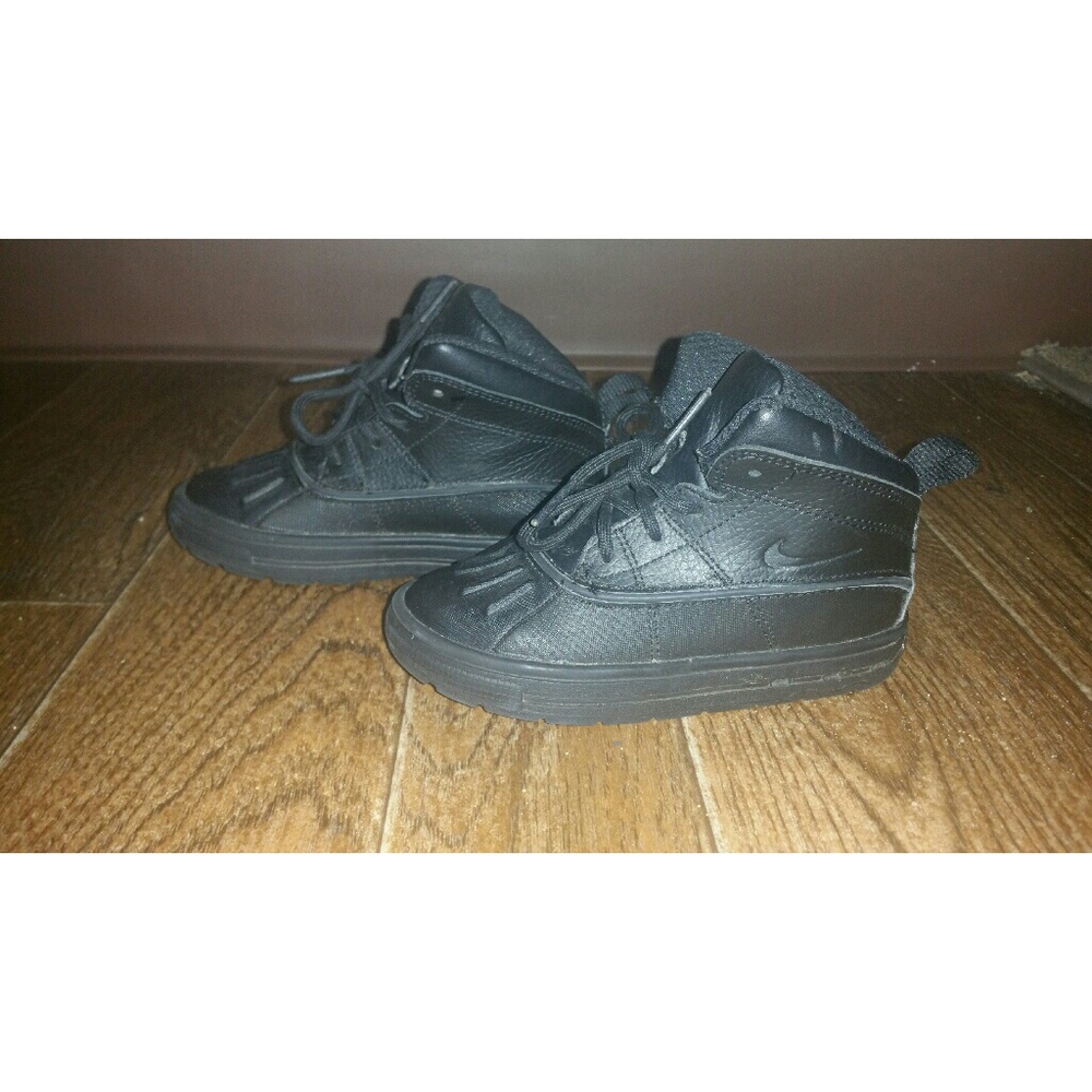 Nike ACG boots