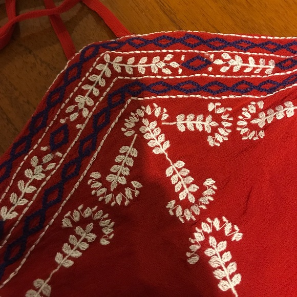 Red embroidered romper - Picture 3 of 4