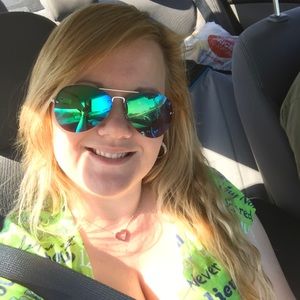 Meet your Posher, Alicia