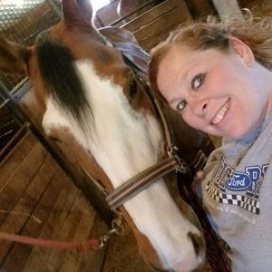 Meet your Posher, Courtney