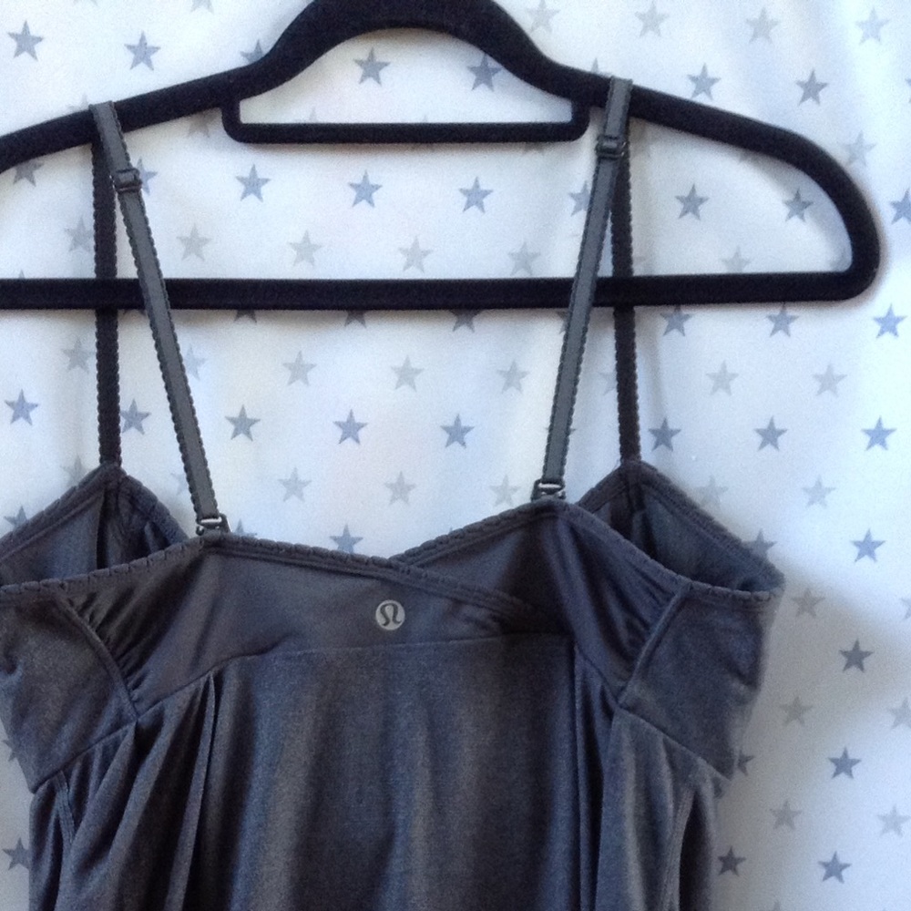Lululemon - Picture 2 of 4
