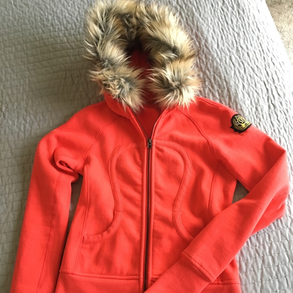 ❌SOLD❌Lululemon Scuba Hoodie 6 faux fur hood