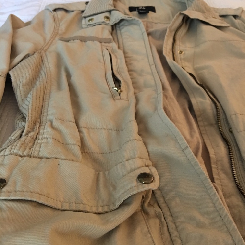 Multi pocket H&M tan jacket with adjustable waist