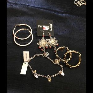 Bundle of jewelry