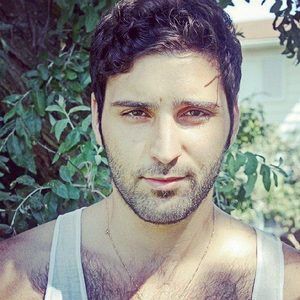 Meet your Posher, Eyal