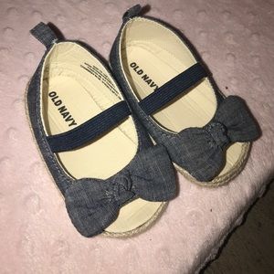 Brand new peep toe baby shoes
