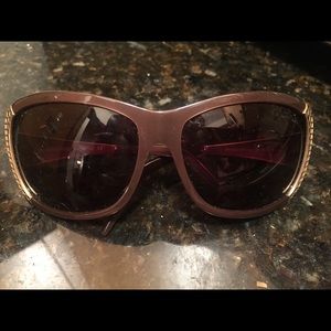Wine colored high fashion sunglasses