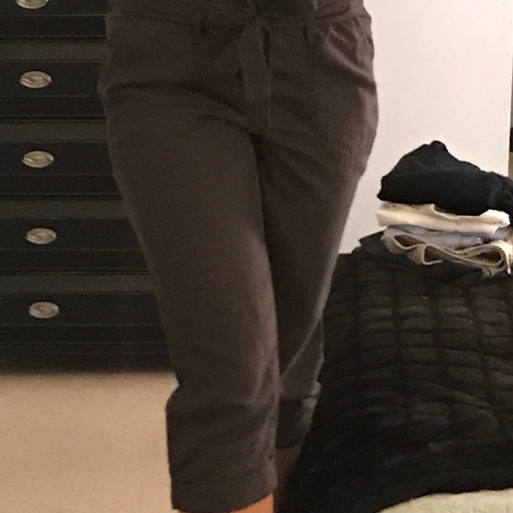 LOFT Dark Brown Linen Capris w/ 🎀