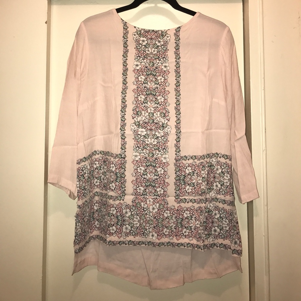 Lauren Conrad 3/4 sleeve flower top 🌺