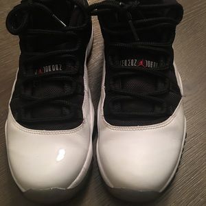 Jordan retro tuxedo 11 low
