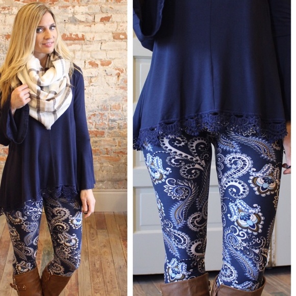 🦋Navy Paisley Print Fall Legging🦋 SOLD OUT - Picture 1 of 8