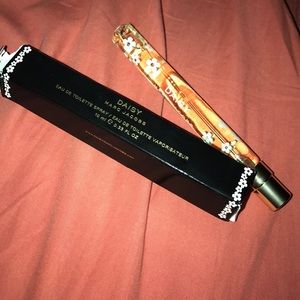 Marc Jacobs daisy roll on perfume