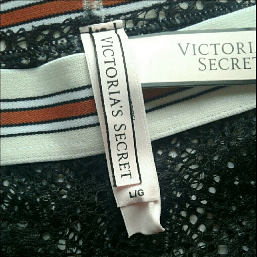 VS Black Lace banded boyshort Large - Picture 2 of 3