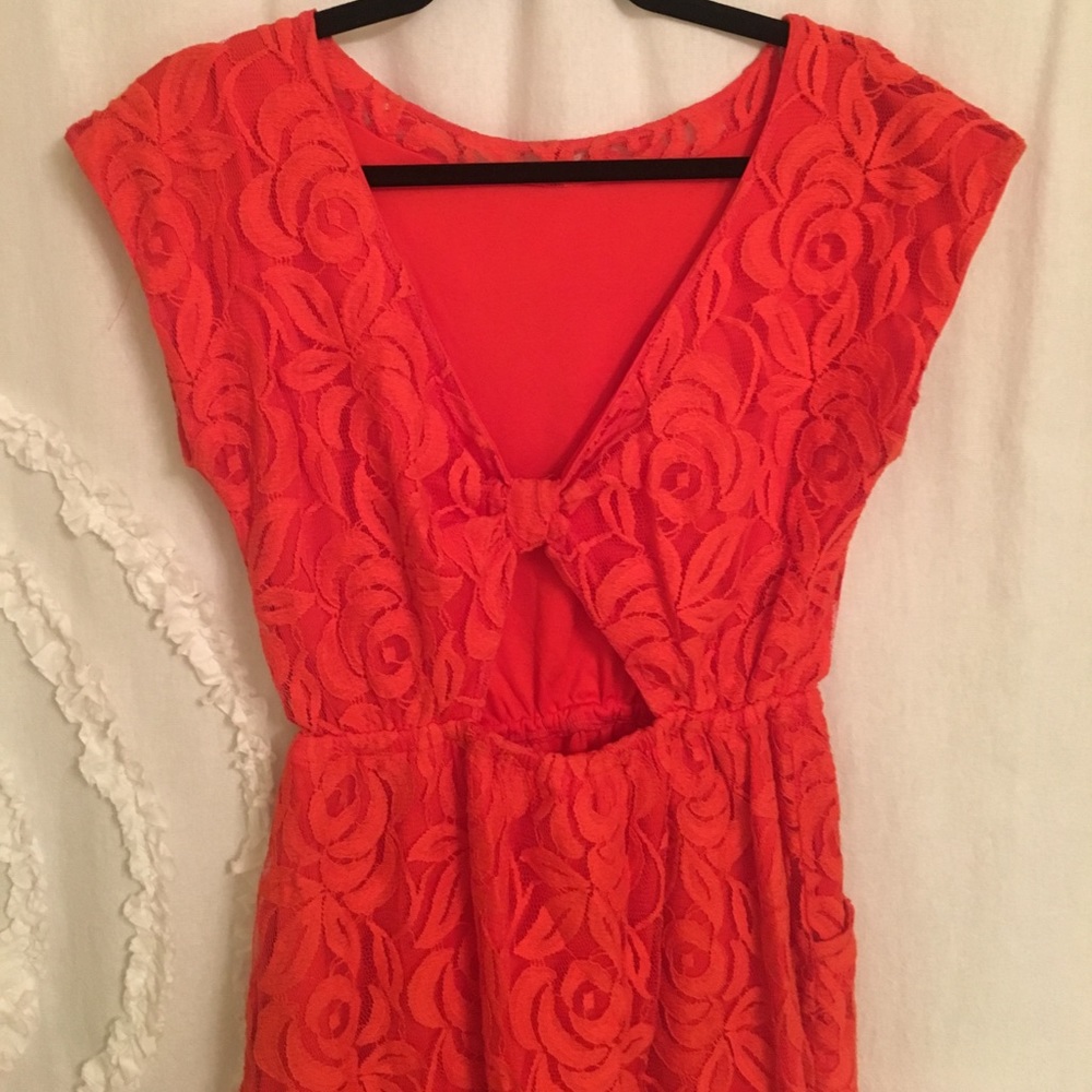 Gianni Bini Low-Back Orange Lace Dress w/Cutout - Picture 3 of 3