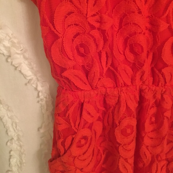 Gianni Bini Low-Back Orange Lace Dress w/Cutout - Picture 2 of 3