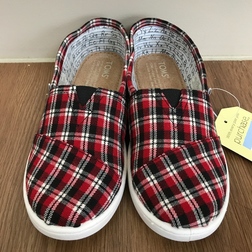 NEW TOMS Youth Classic Red Plaid Slip On Sz 13.5