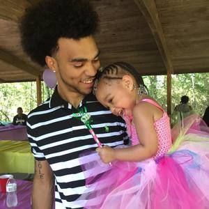 Meet your Posher, Courtney