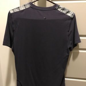 Men’s Lululemon Medium Shirt