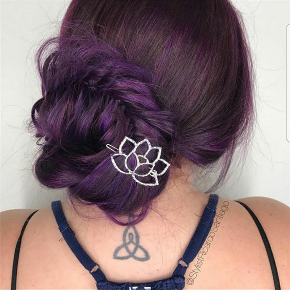 Gold lotus hair clip