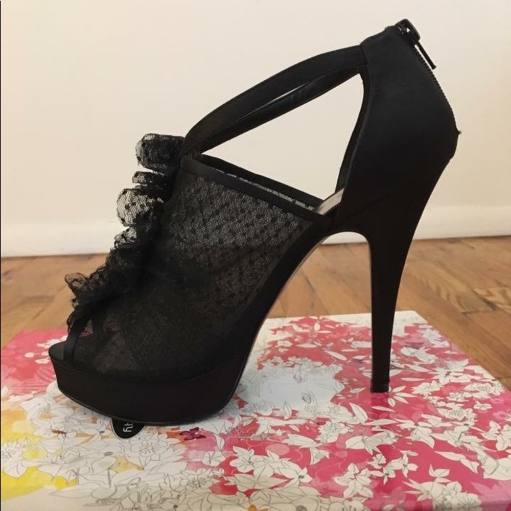 Chinese laundry platform lace heels