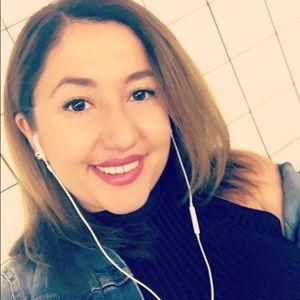 Meet your Posher, Evelin