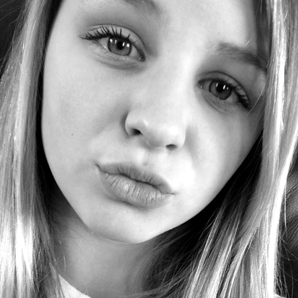 Meet your Posher, Claire