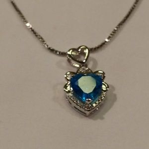 💓 shaped pendant necklace