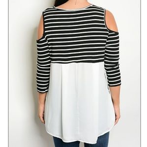 🆕✨Plus Size✨Cold Shoulder Striped Top