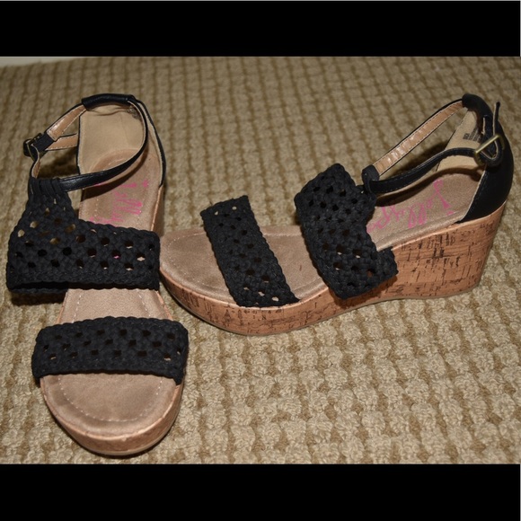Black wedges - Picture 2 of 2