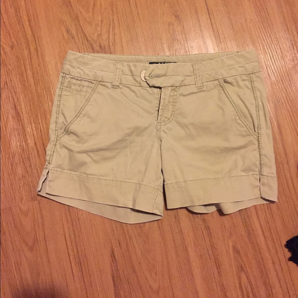BKE khaki shorts
